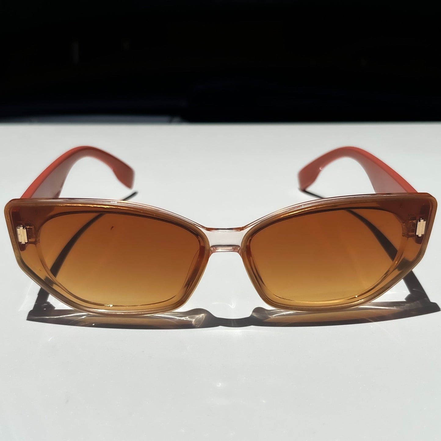 VINTAGE GLASSES: SUNNY VIBES