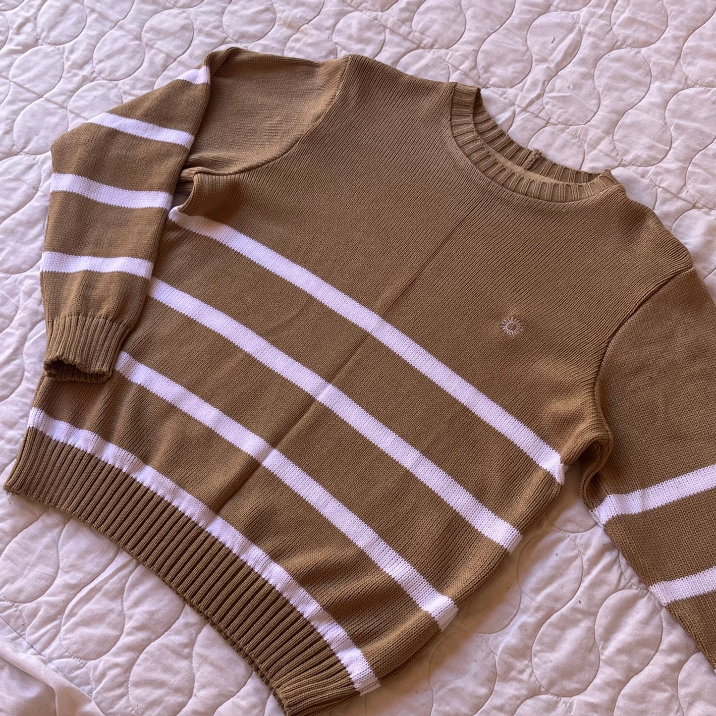 MEN'S CAMEL &amp; WHITE SWEATER