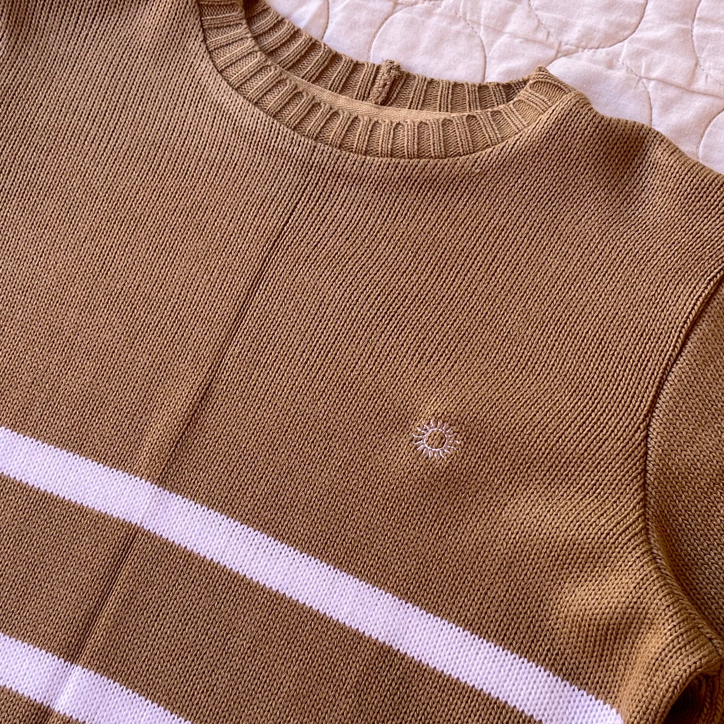 MEN'S CAMEL &amp; WHITE SWEATER